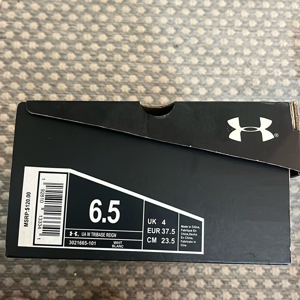 White Under Armour Tribase Reign size 6.5